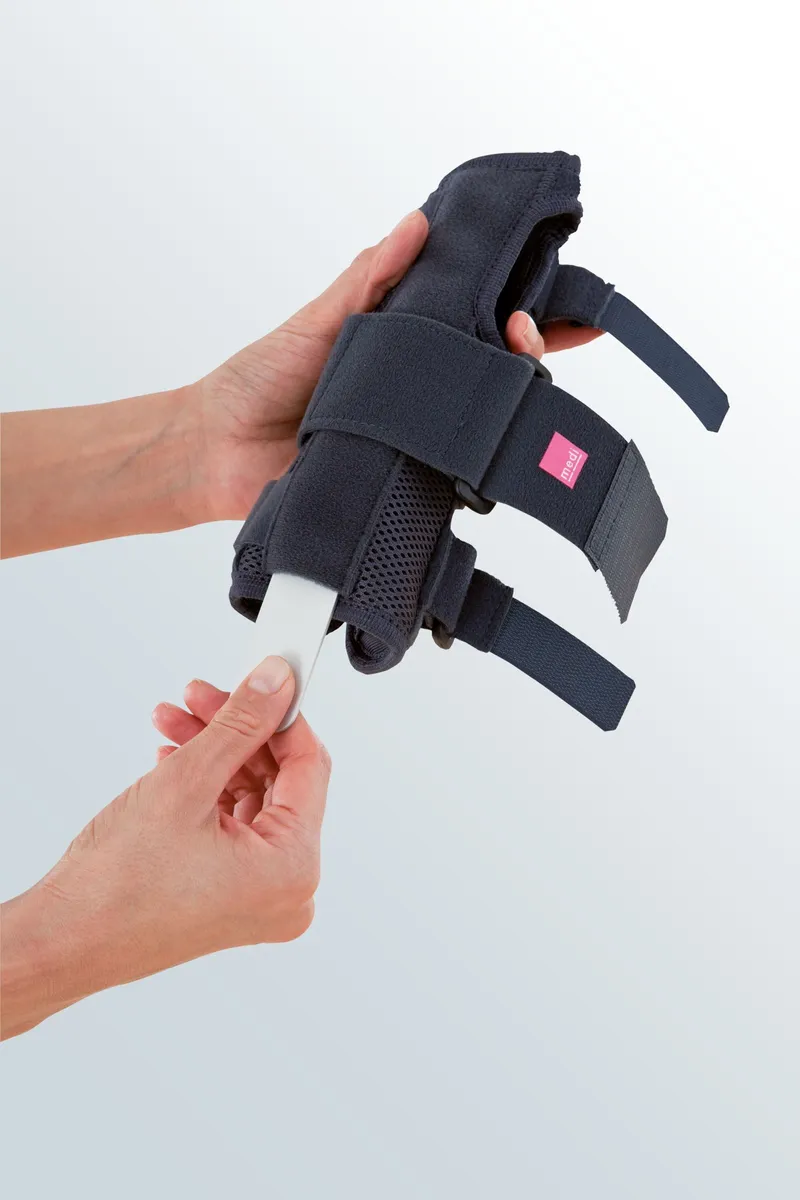 manumed-wrist-support-medi-m-22024 (1)
